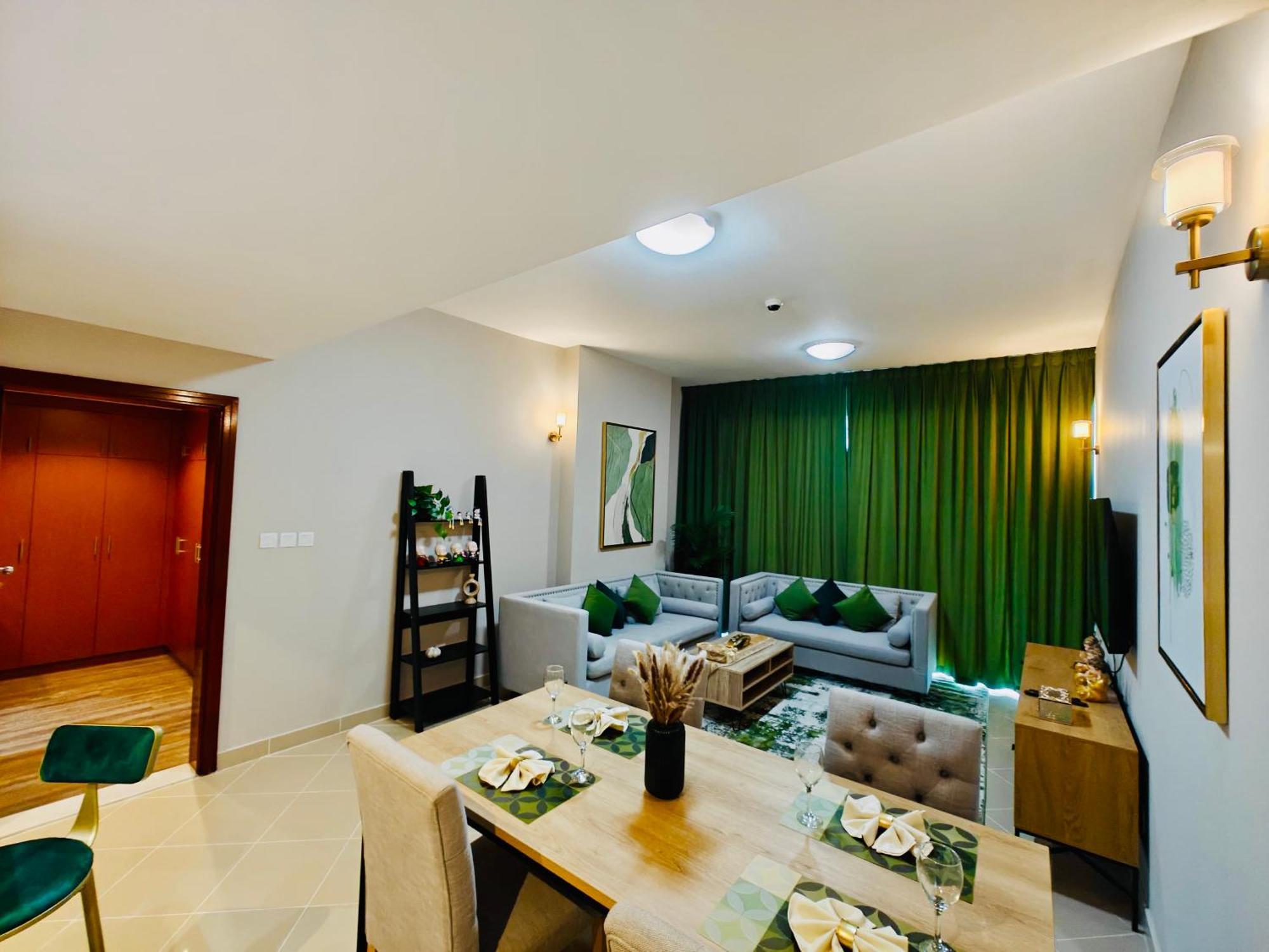 369 Stays- 1 Bedroom Apartment In Sports City Дубай Екстер'єр фото